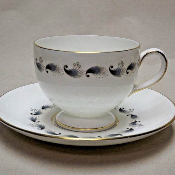 Wedgwood Bone China England Set of 2 Stardust Footed Tea Cups and Saucers. R4292 - Picture 10 of 16